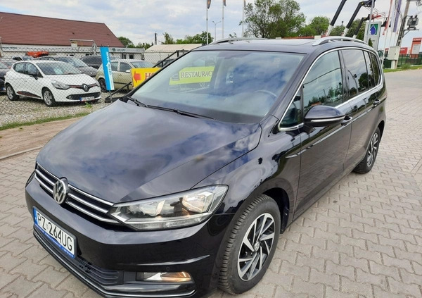 Volkswagen Touran cena 56900 przebieg: 185691, rok produkcji 2016 z Wadowice małe 667